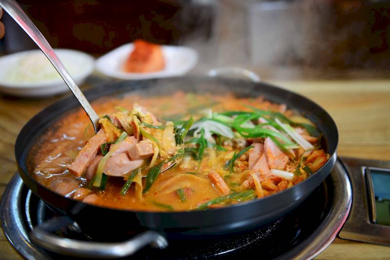 부대찌개의 칼로리 구성과 일일 섭취량, 다이어트